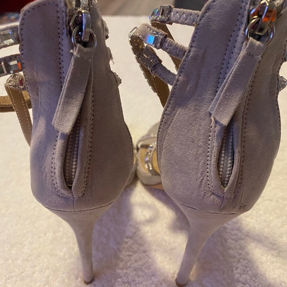 Brand New Suede Heels By EGO - Size 6 - Exact Heel Height 4.5 Inches - Box 48 - Picture 5 of 6